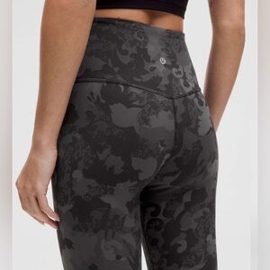 Lululemon Align High-Rise Crop 23"
Hidden Heritage Lace Black Multi